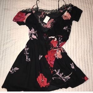 Sexy lace tie up floral dress.